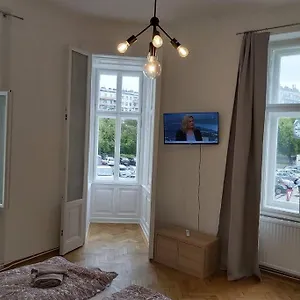 Lovely New 2 Bedroom Near Hannovamarkt Vienne