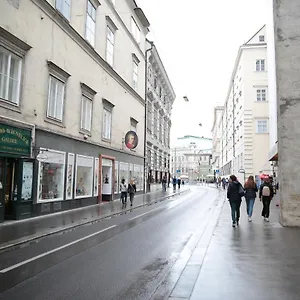 Heart Of Vienna- Next To Albertina Vienne